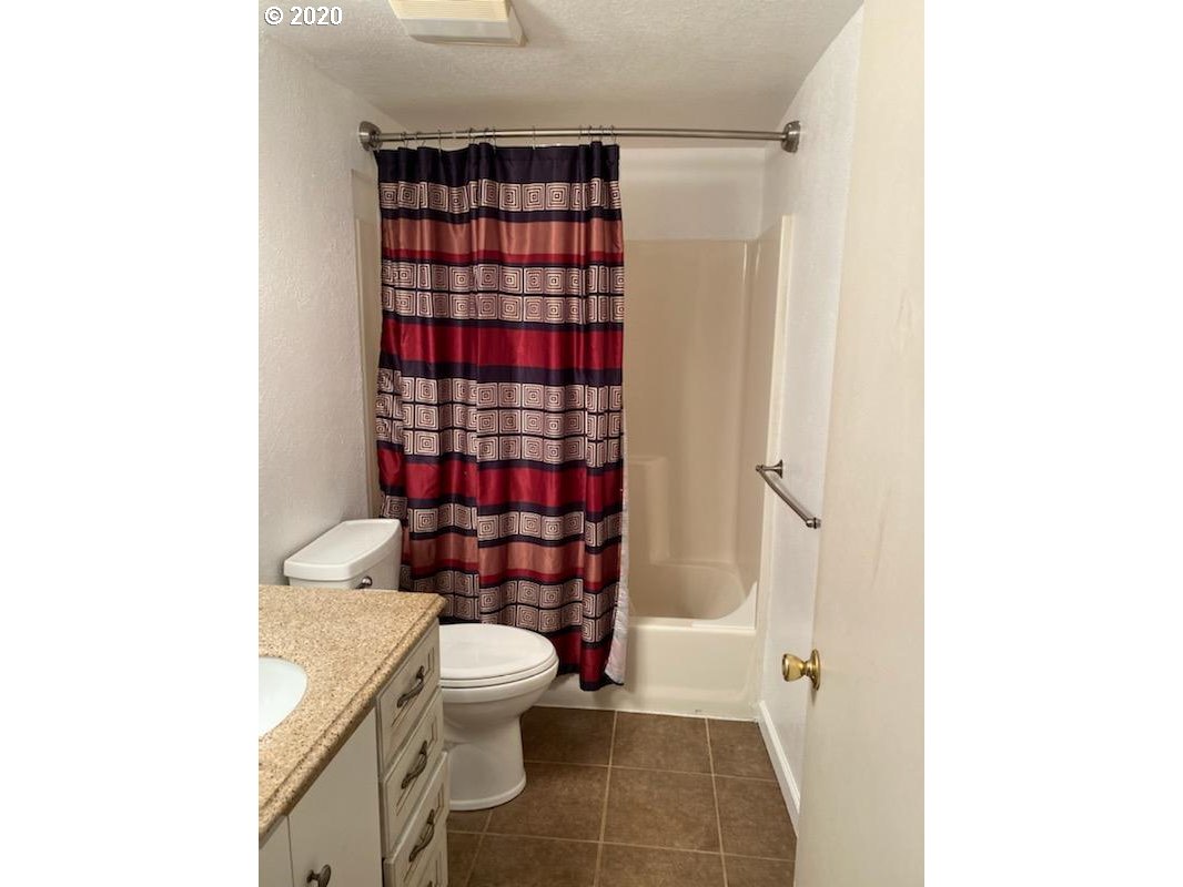 855 West N Street Springfield, OR 97477 - Photo 5 of 29