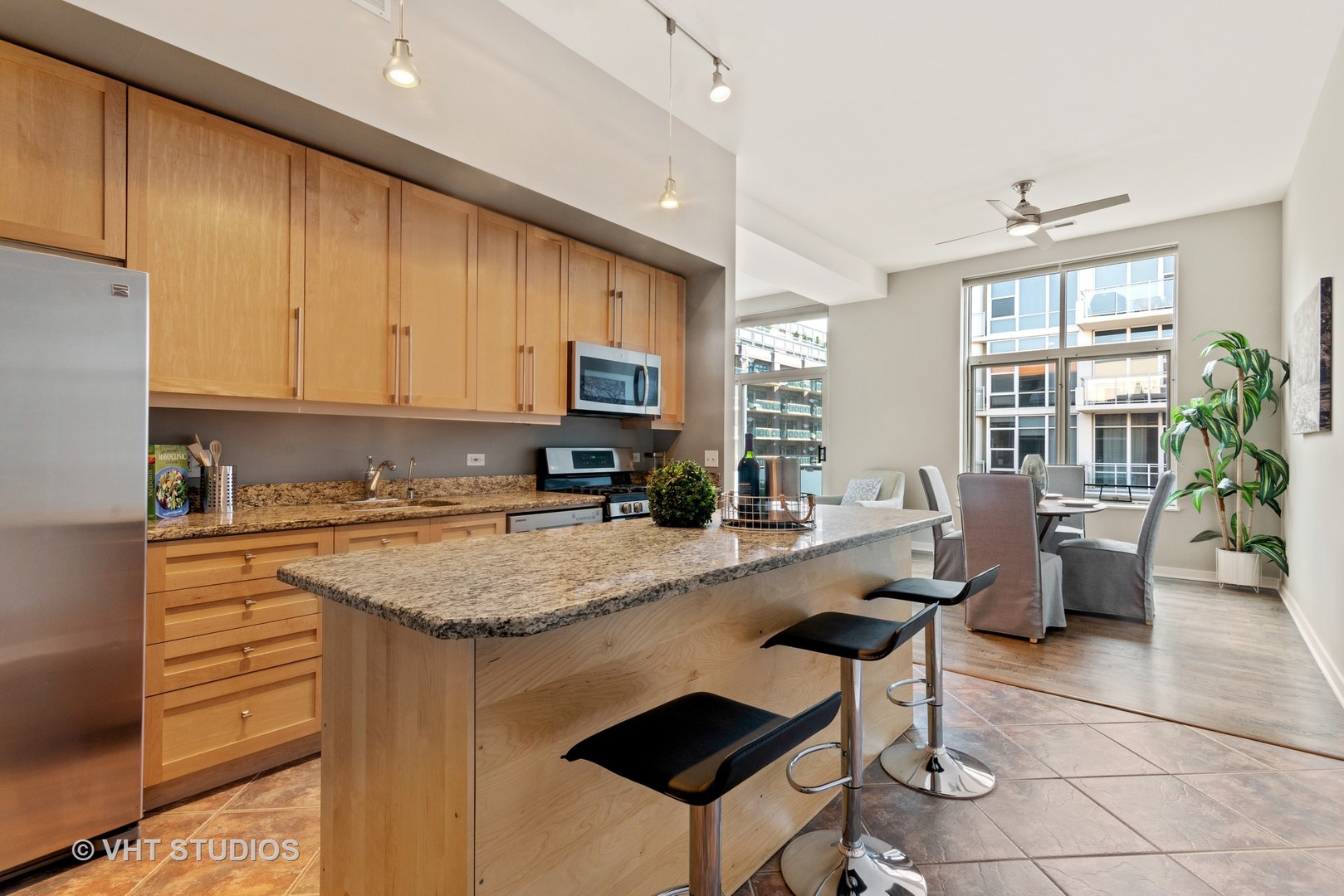 939 West Madison Street, Unit 503 Chicago, IL 60607 - Photo 7 of 23