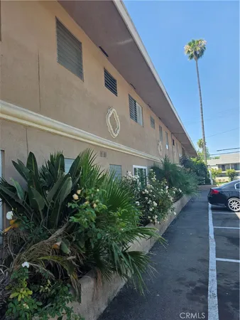 $1,650 | 7490 Magnolia Avenue, Unit P, Riverside, CA 92504