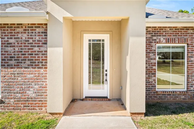 $290,000 | 318 Walker Gravel Pit, Dry Prong, LA 71423