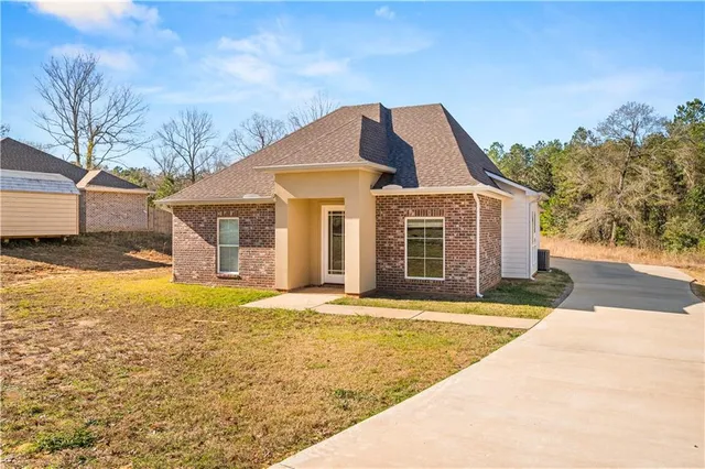 $290,000 | 318 Walker Gravel Pit, Dry Prong, LA 71423