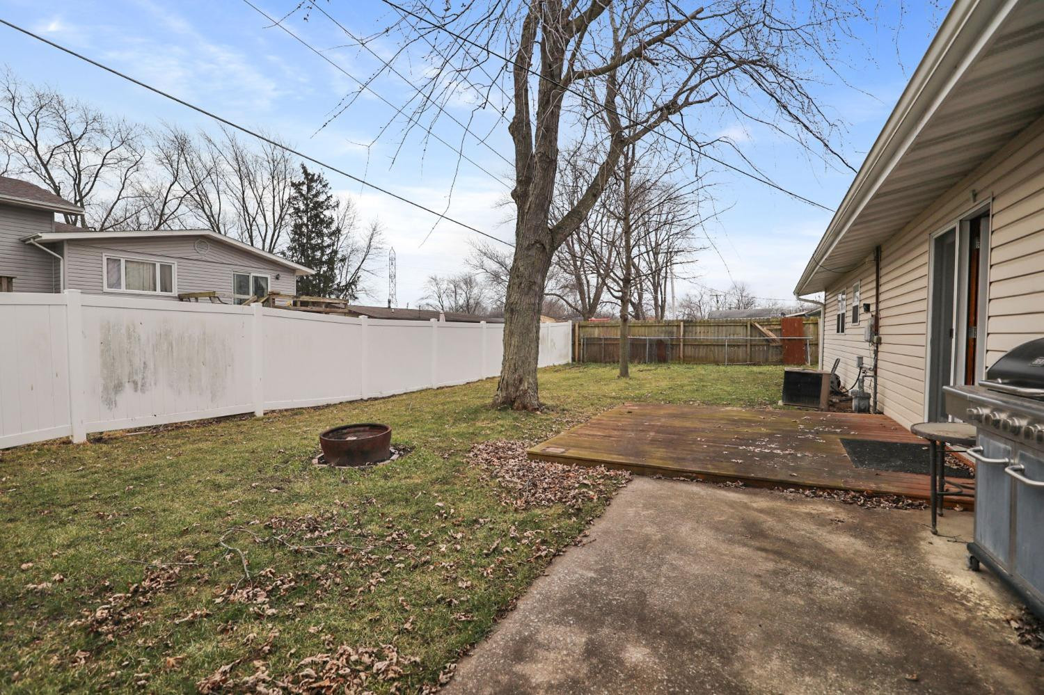 519 McCool Road Valparaiso, IN 46385 - Photo 3 of 19 1500x999