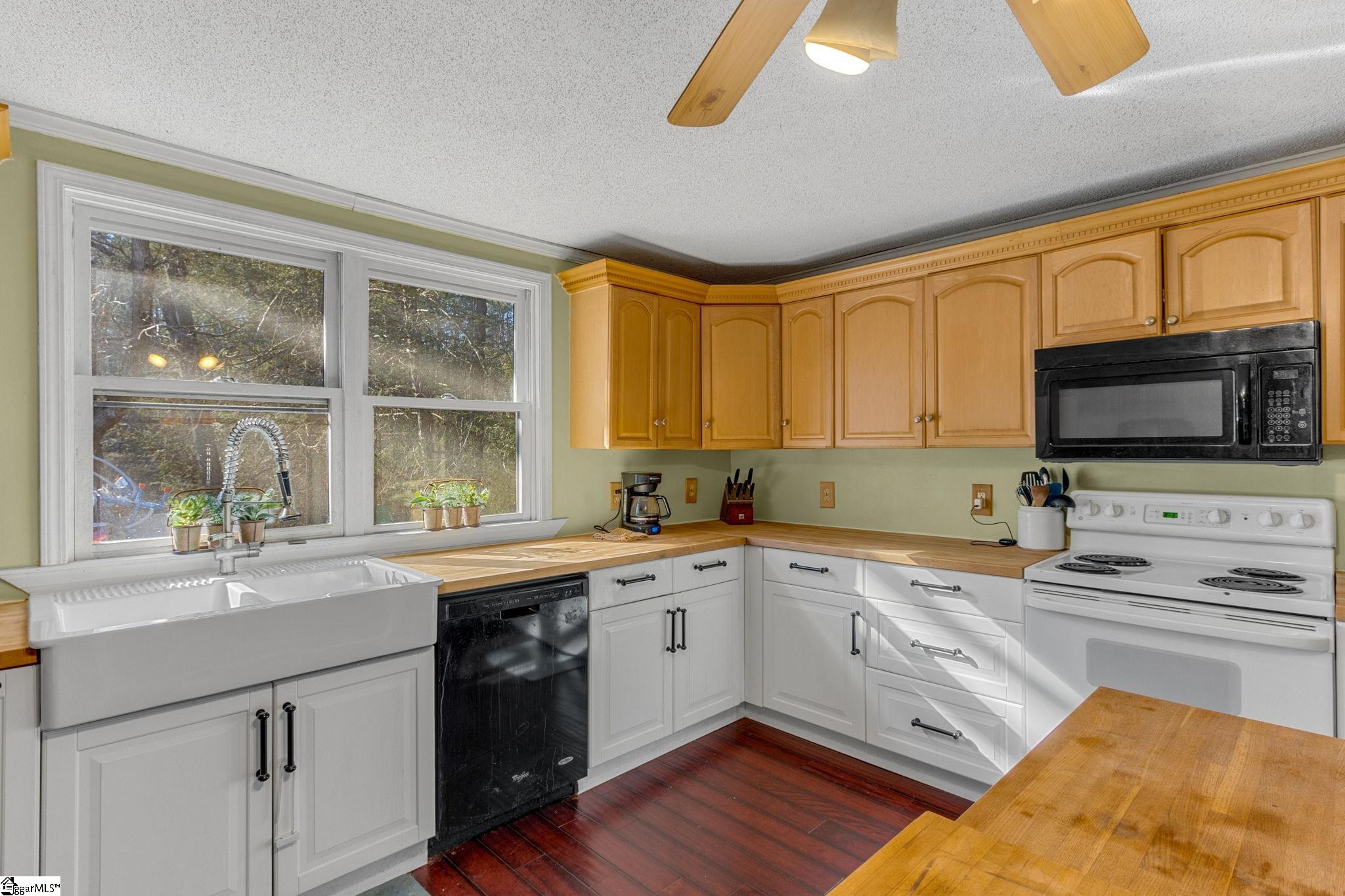 222 Cobb Bridge Road Westminster, SC 29693 - Photo 14 of 36 Gallery Image 14