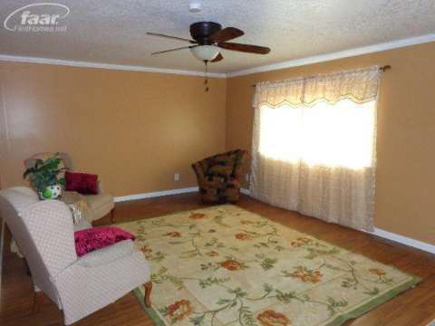 12432 North Nichols Road Montrose, MI 48457 - Photo 8 of 23 20387075-7.JPG