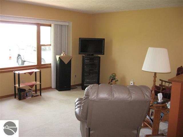 2770 North Reynolds Road Interlochen, MI 49643 - Photo 10 of 12 1727175-9.JPG
