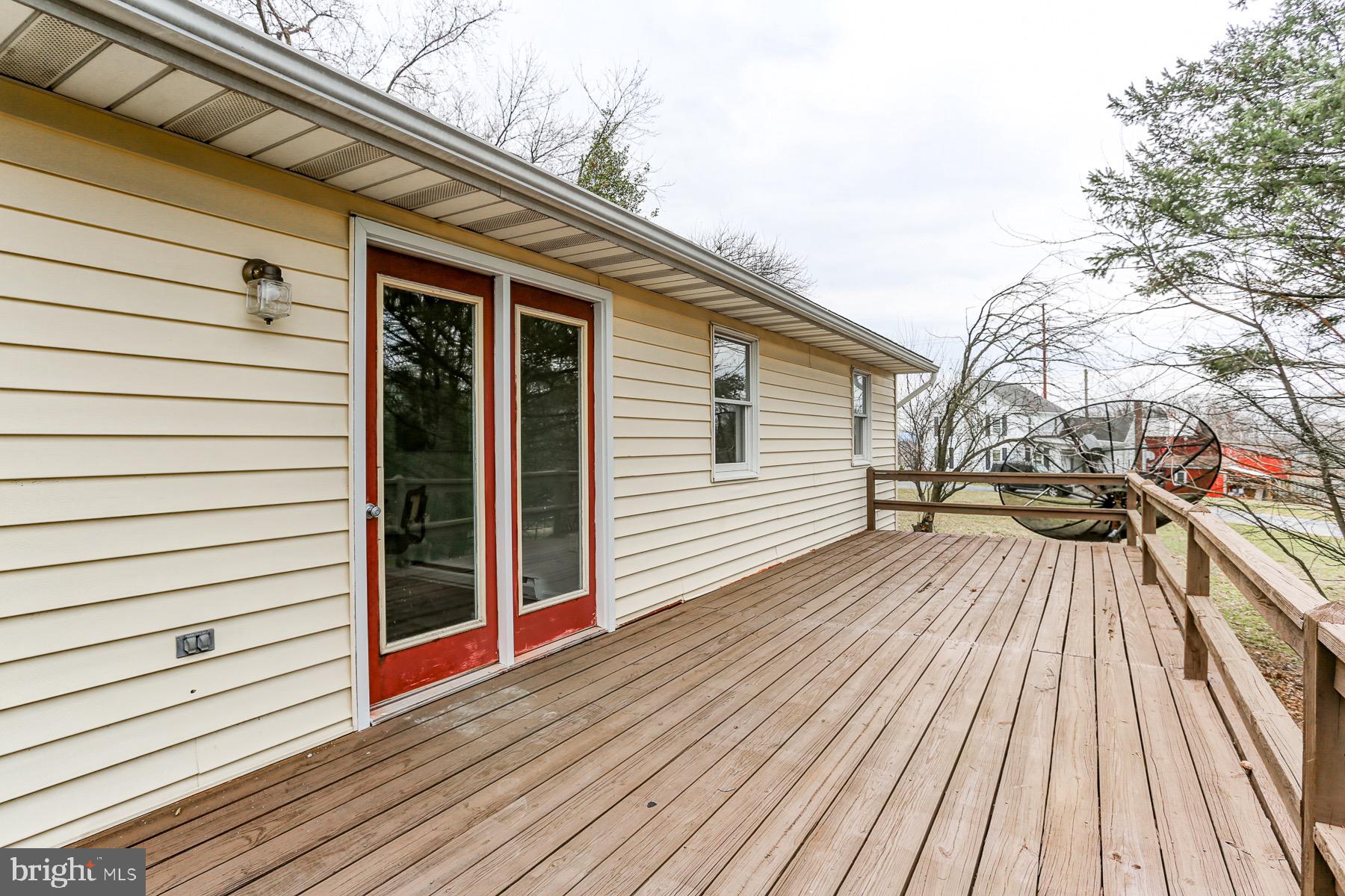 58 Foreman Road Elizabethtown, PA 17022 - Photo 27 of 31 a view of wooden deck