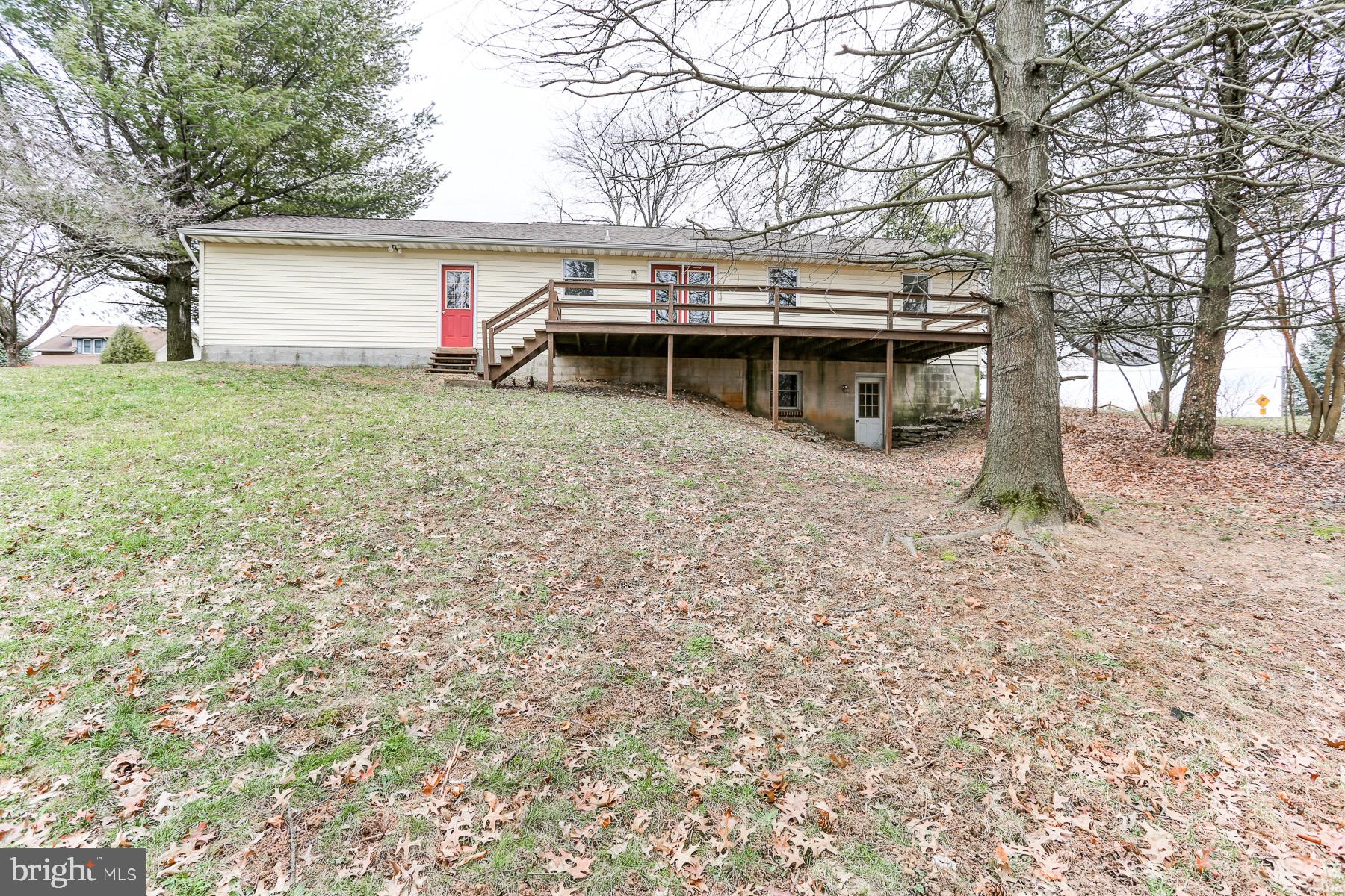 58 Foreman Road Elizabethtown, PA 17022 - Photo 30 of 31 a house view with a backyard space