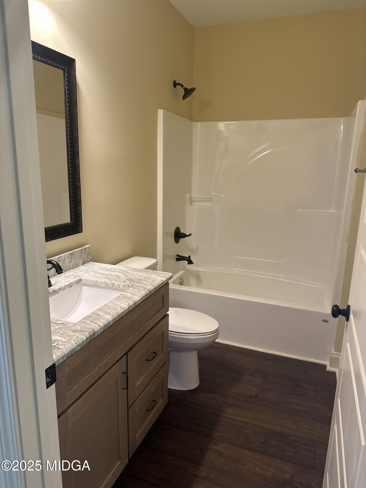 201 Liberty Trace Macon, GA 31216 - Photo 18 of 24 hall bath