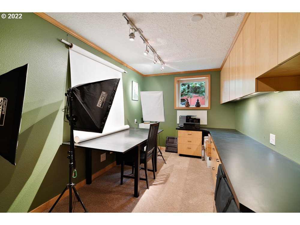11030 Northwest Reeves Street Portland, OR 97229 - Photo 21 of 32 Gallery Image 21