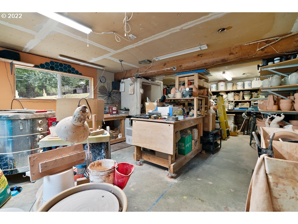 11030 Northwest Reeves Street Portland, OR 97229 - Photo 31 of 32 Gallery Image 31