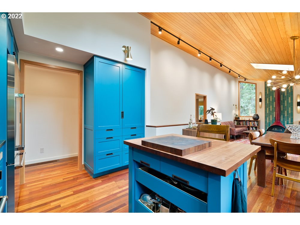 11030 Northwest Reeves Street Portland, OR 97229 - Photo 7 of 32 Gallery Image 7