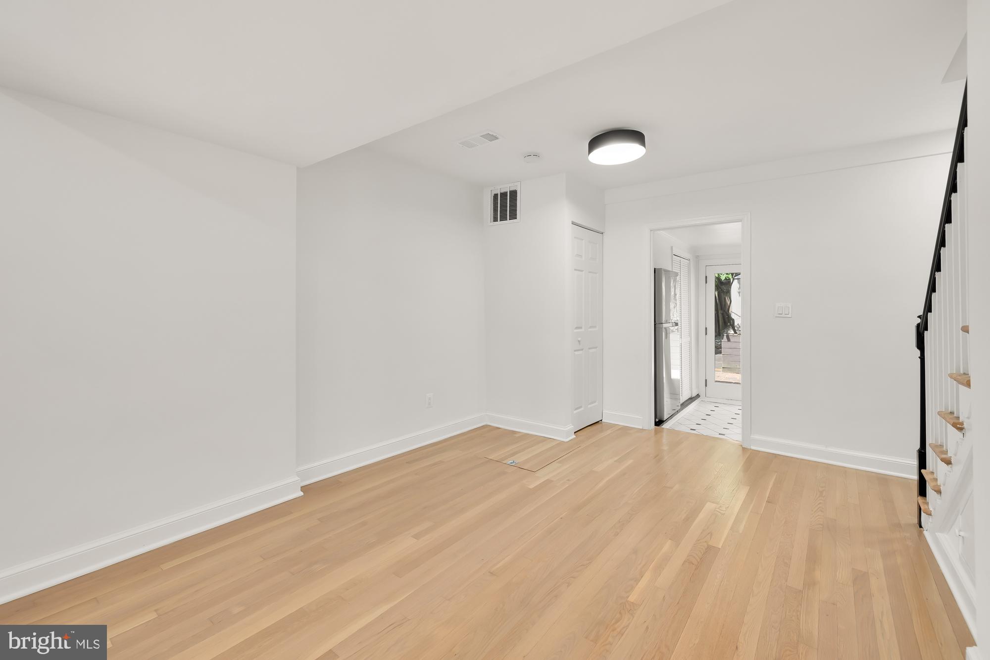 541 4th Street Southeast Washington, DC 20003 - Photo 6 of 33 Gallery Image 6