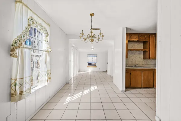 a view of entryway with interior