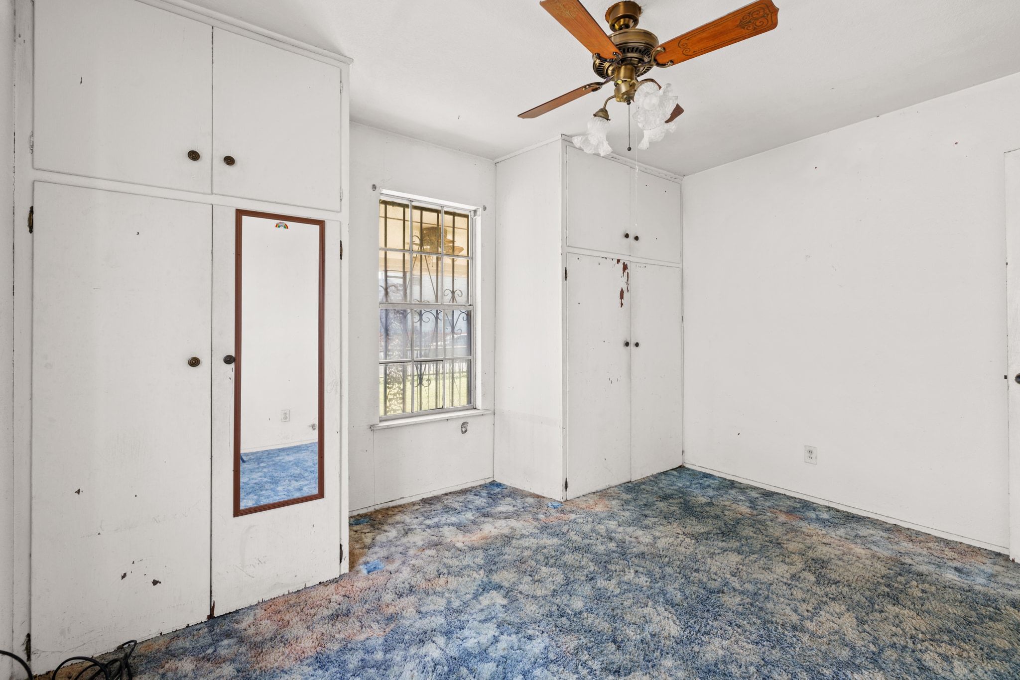 1114 Richardine Avenue Austin, TX 78721 - Photo 23 of 27 a view of an empty room with a window