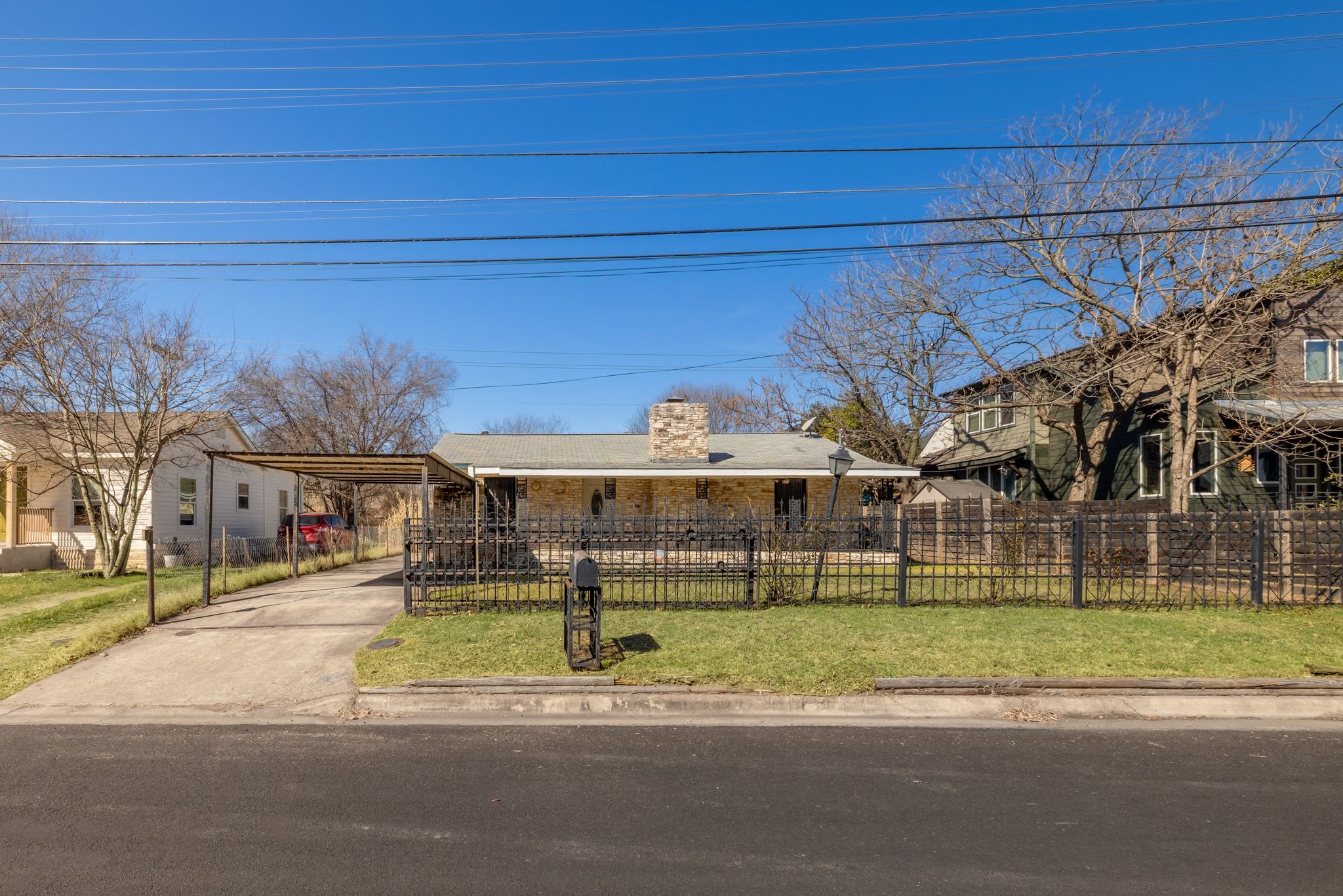1114 Richardine Avenue Austin, TX 78721 - Photo 3 of 27 a view of a building and a yard