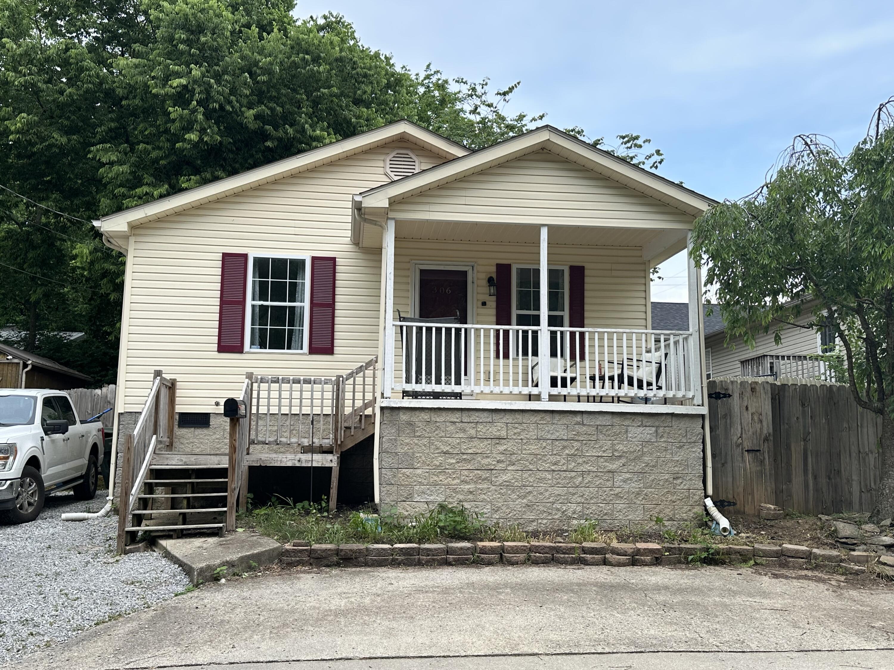 306 North Water Street Georgetown, KY 40324 - Photo 1 of 21 IMG_0800
