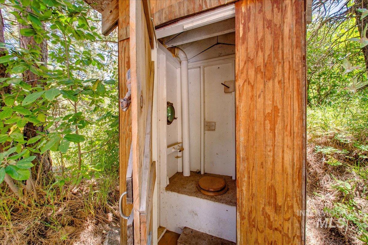 221 Tollgate Road Boise, ID 83716 - Photo 24 of 32 Doorway to property
