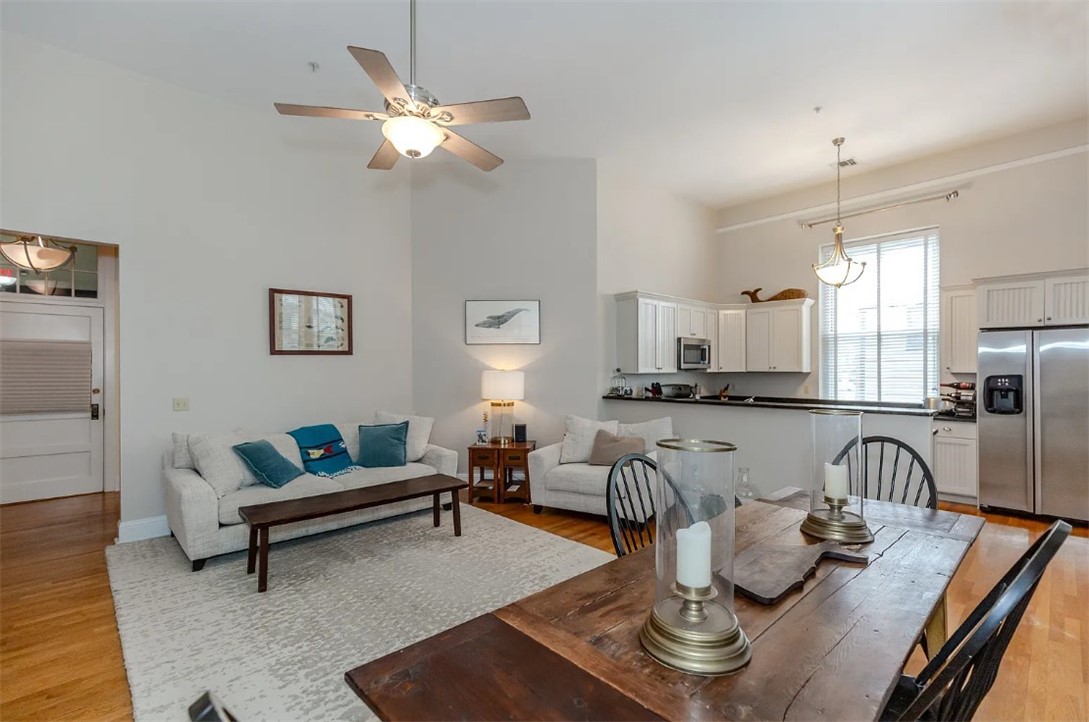 12 Elm Street, Unit 2 Newport, RI 02840 - Photo 4 of 15 Open & Airy!