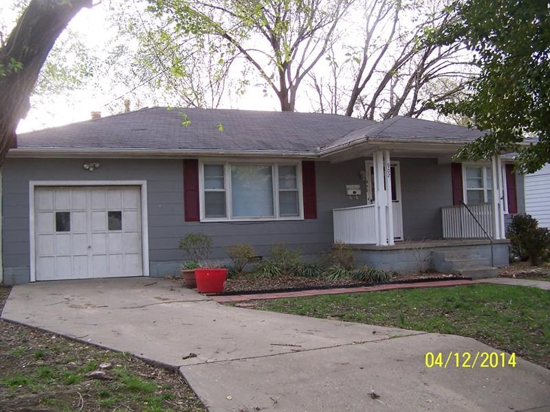 902 North Cedar Street Nevada, MO 64772 - Photo 1 of 1