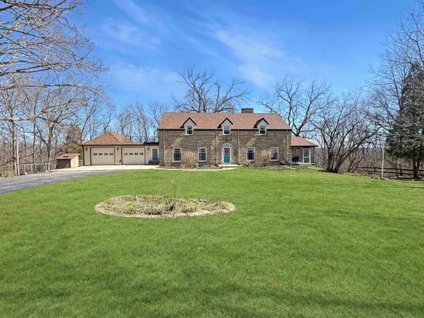 $529,900 | 897 Tomahawk Drive, Oregon, IL 61061