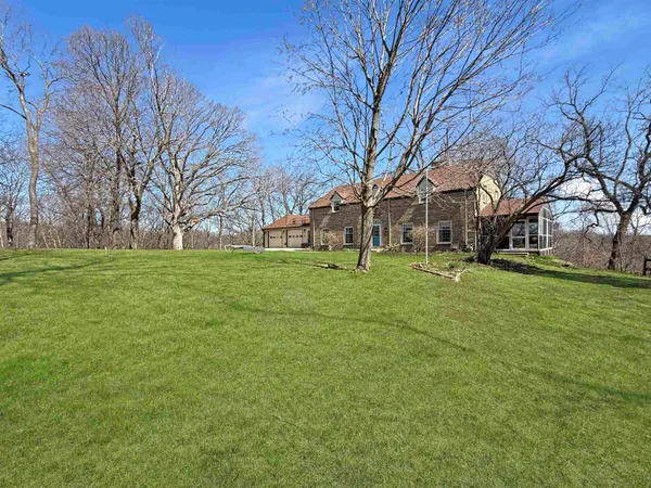 $529,900 | 897 Tomahawk Drive, Oregon, IL 61061