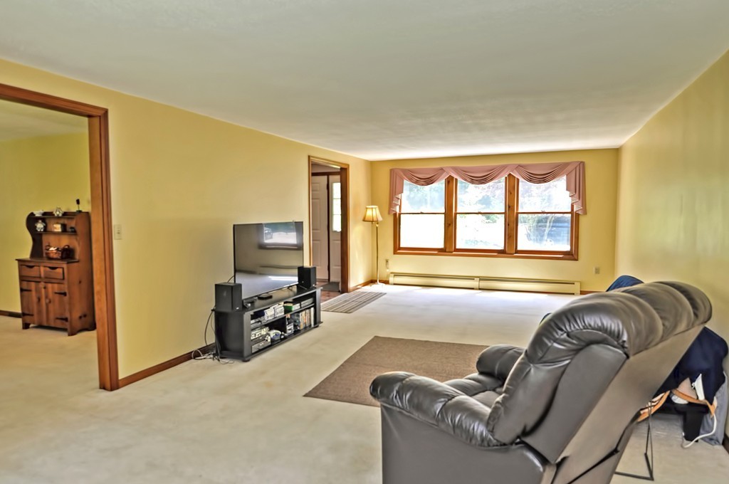 69 Fowler Road Northbridge, MA 01534 - Photo 13 of 30