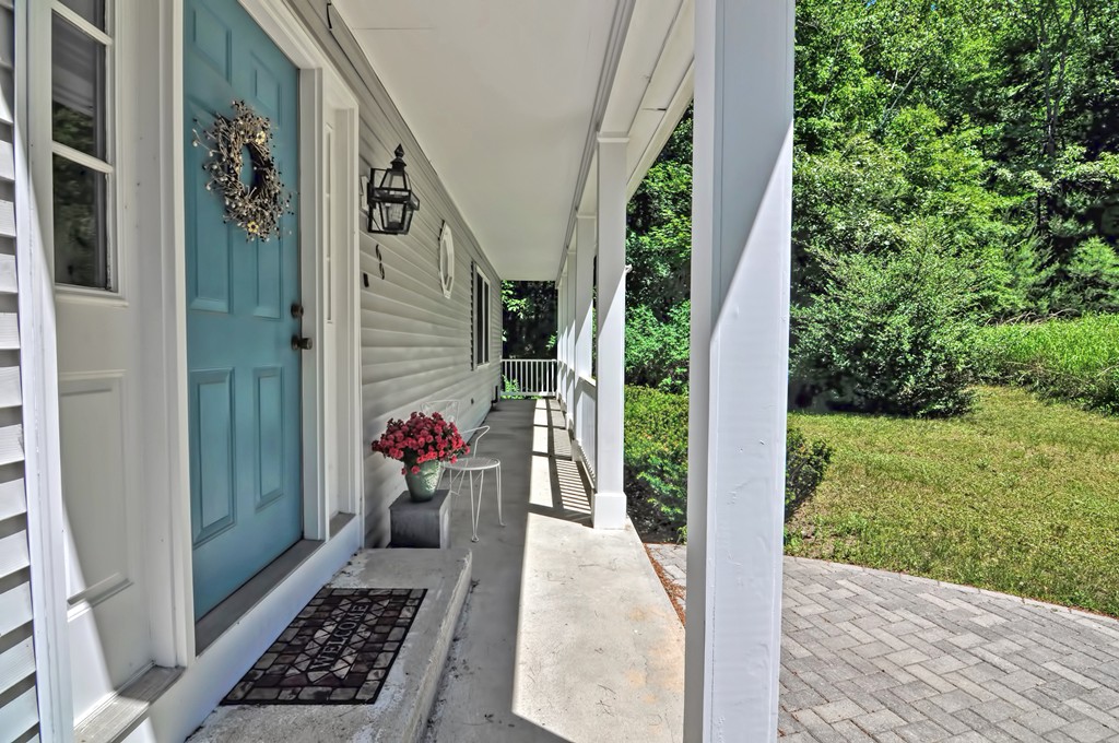 69 Fowler Road Northbridge, MA 01534 - Photo 2 of 30