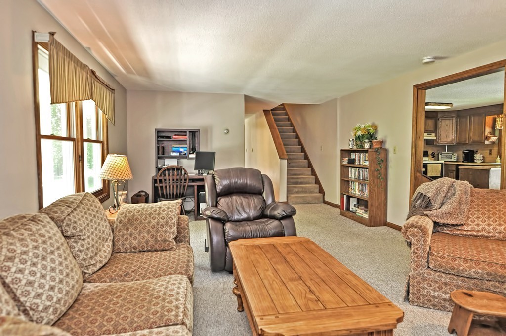 69 Fowler Road Northbridge, MA 01534 - Photo 5 of 30