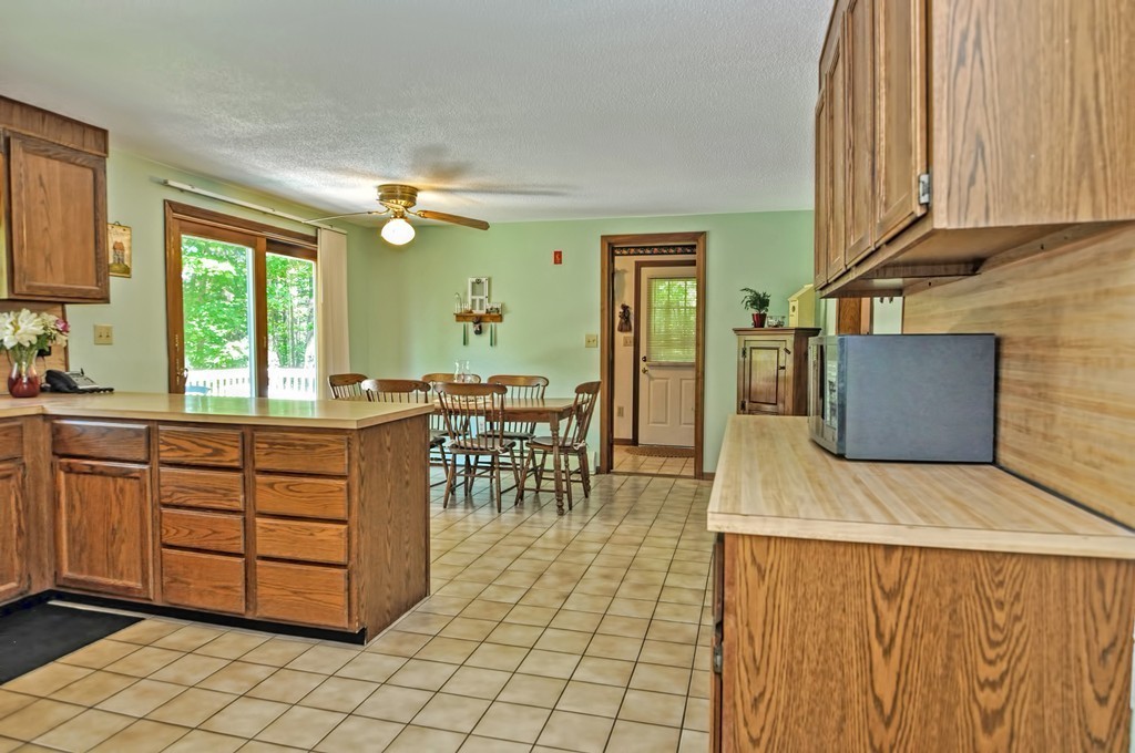 69 Fowler Road Northbridge, MA 01534 - Photo 9 of 30