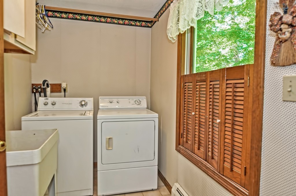 69 Fowler Road Northbridge, MA 01534 - Photo 10 of 30