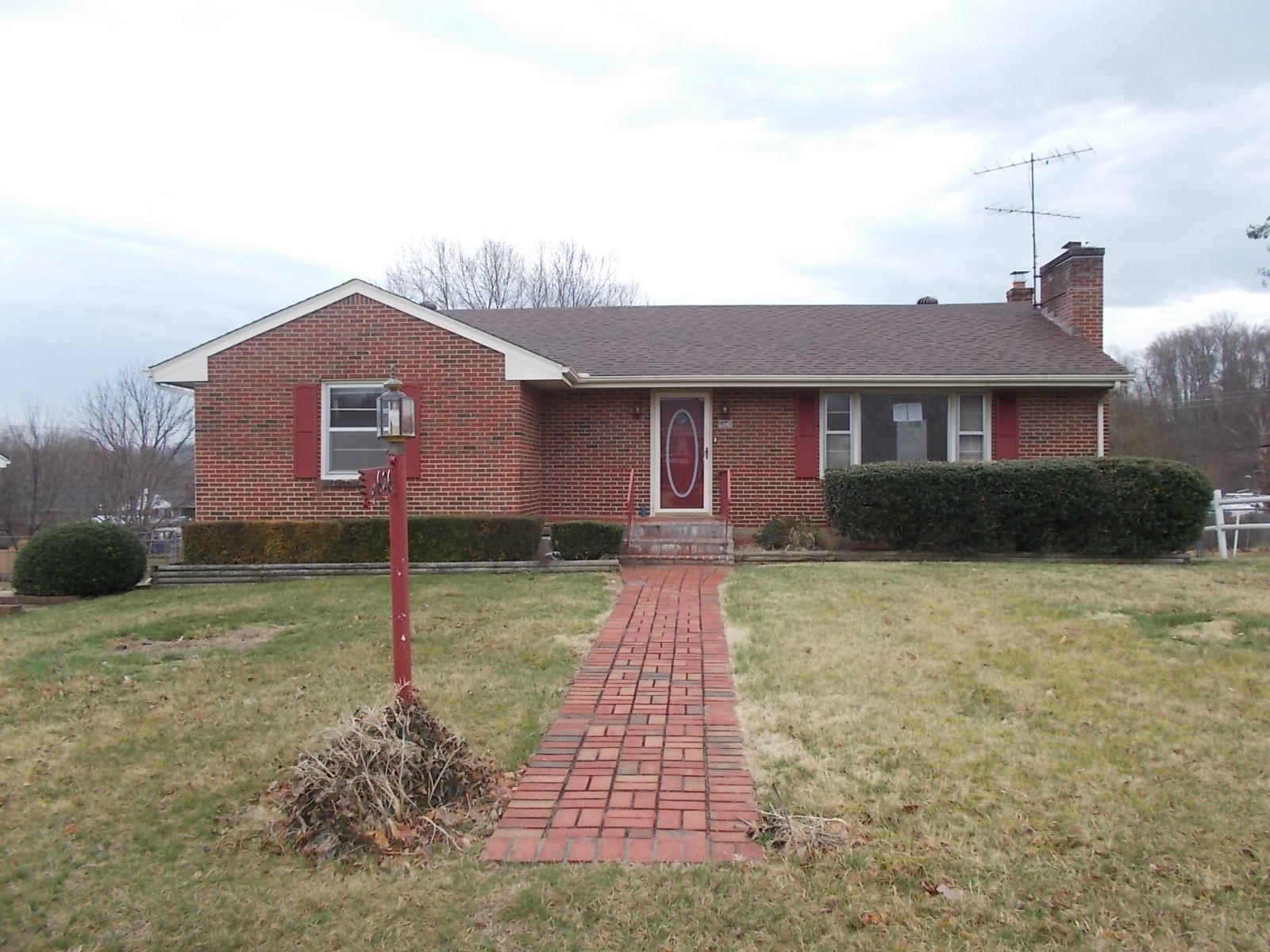4626 Elva Road Northwest Roanoke, VA 24017 - Photo 1 of 23 Front of Home