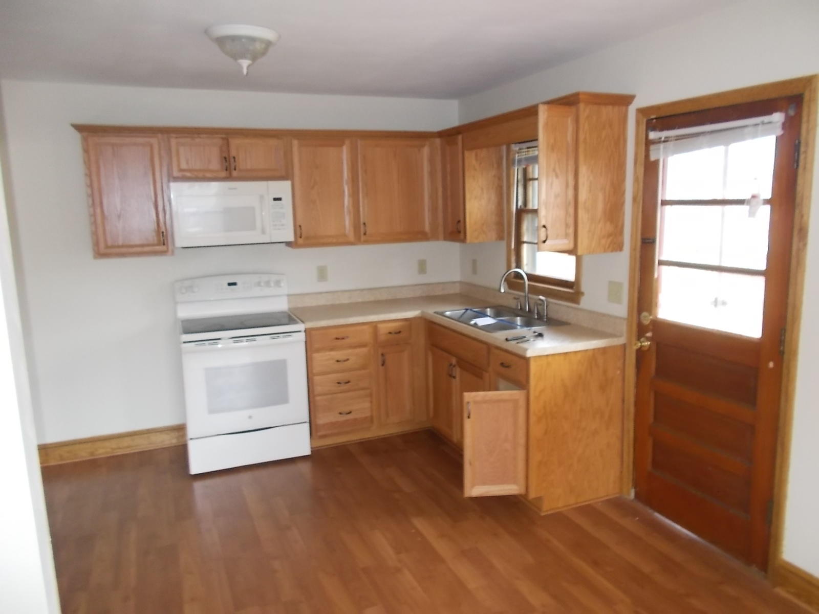 4626 Elva Road Northwest Roanoke, VA 24017 - Photo 10 of 23 DSCN8046