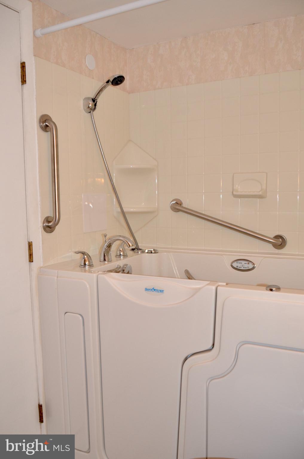 5818 Royal Ridge Drive, Unit A Springfield, VA 22152 - Photo 17 of 27