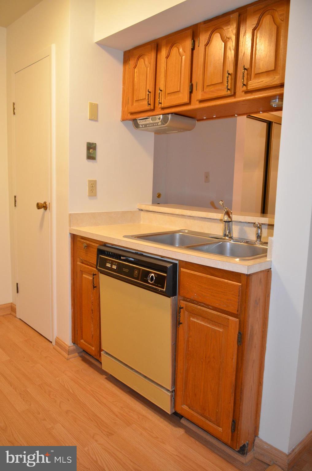 5818 Royal Ridge Drive, Unit A Springfield, VA 22152 - Photo 9 of 27