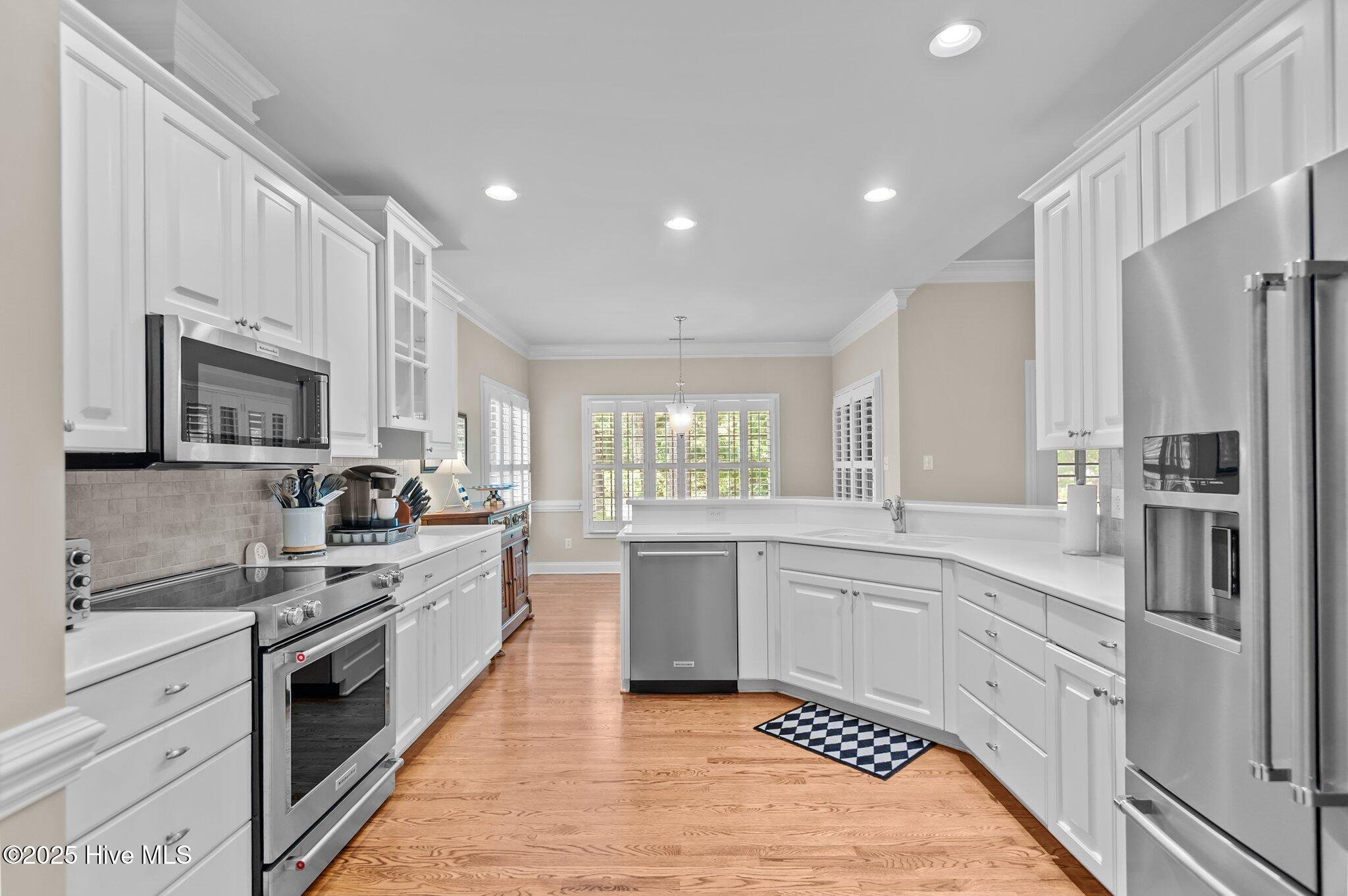 100 St Johns Court Chocowinity, NC 27817 - Photo 18 of 58 Kitchen with stainless steel appliances