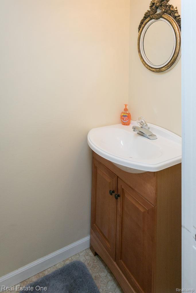 1754 Dunston Road Canton, MI 48188 - Photo 32 of 41 4Y0A8187.jpg