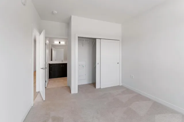 $2,071 | 5945 6th Avenue, Unit 307, Kenosha, WI 53140