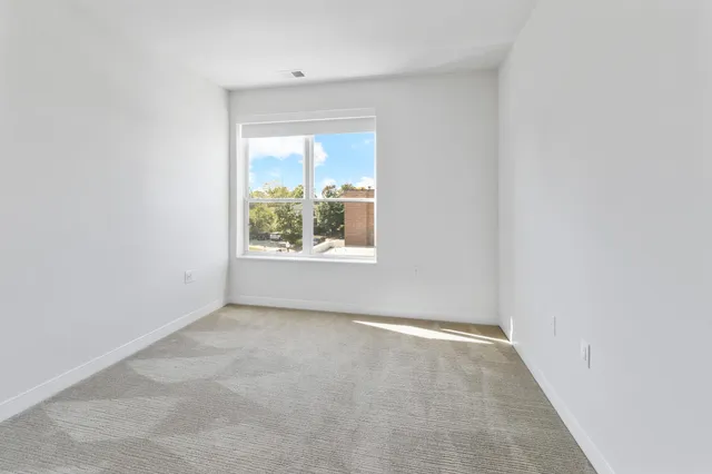 $2,071 | 5945 6th Avenue, Unit 307, Kenosha, WI 53140