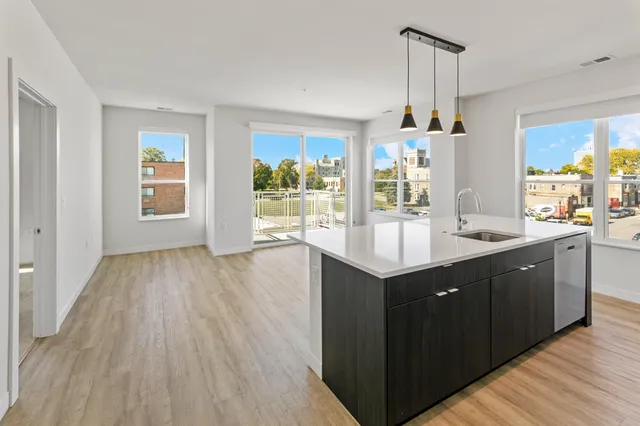 $2,071 | 5945 6th Avenue, Unit 307, Kenosha, WI 53140