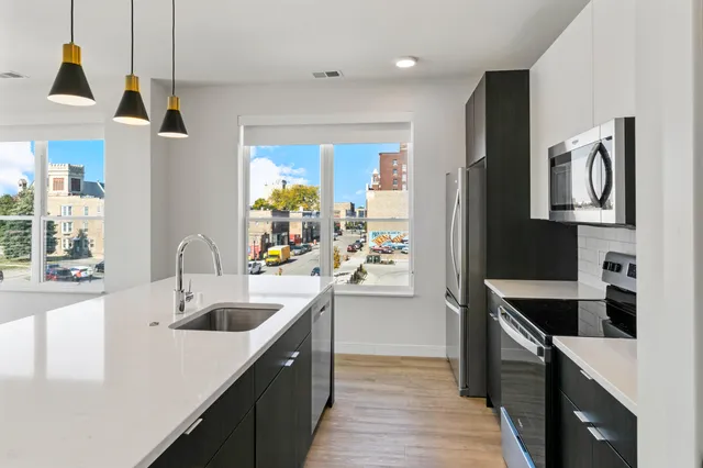 $2,071 | 5945 6th Avenue, Unit 307, Kenosha, WI 53140