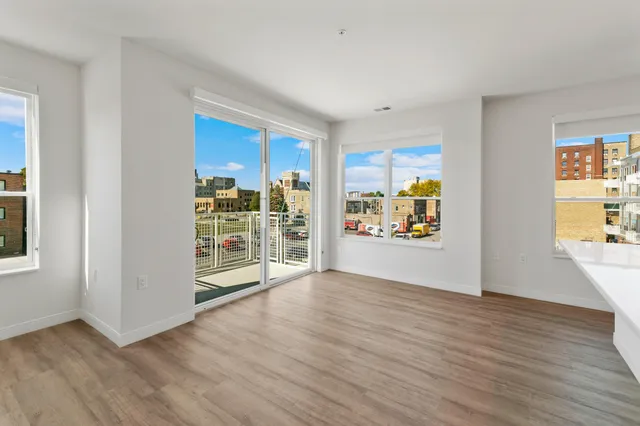 $2,071 | 5945 6th Avenue, Unit 307, Kenosha, WI 53140