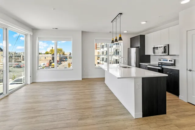 $2,071 | 5945 6th Avenue, Unit 307, Kenosha, WI 53140