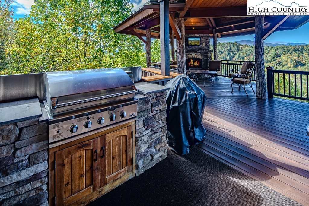 236 Stack Rock Road Elk Park, NC 28622 - Photo 12 of 50 a outdoor space with lots of green space