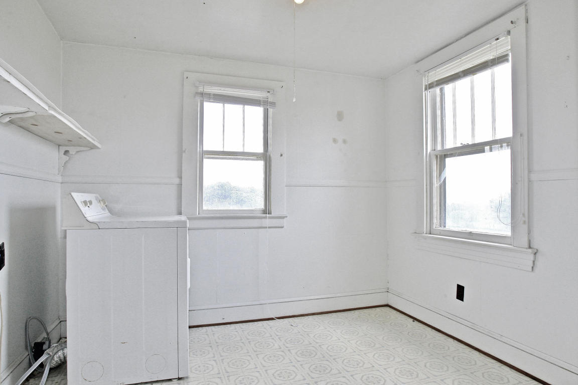 390 Kemp Ford Road Union Hall, VA 24176 - Photo 14 of 47 an empty room with windows