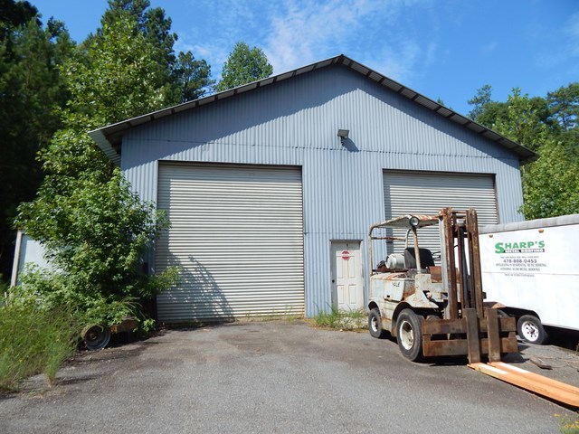 826 McKay Road Gray, GA 31032 - Photo 27 of 28 a view of a car garage