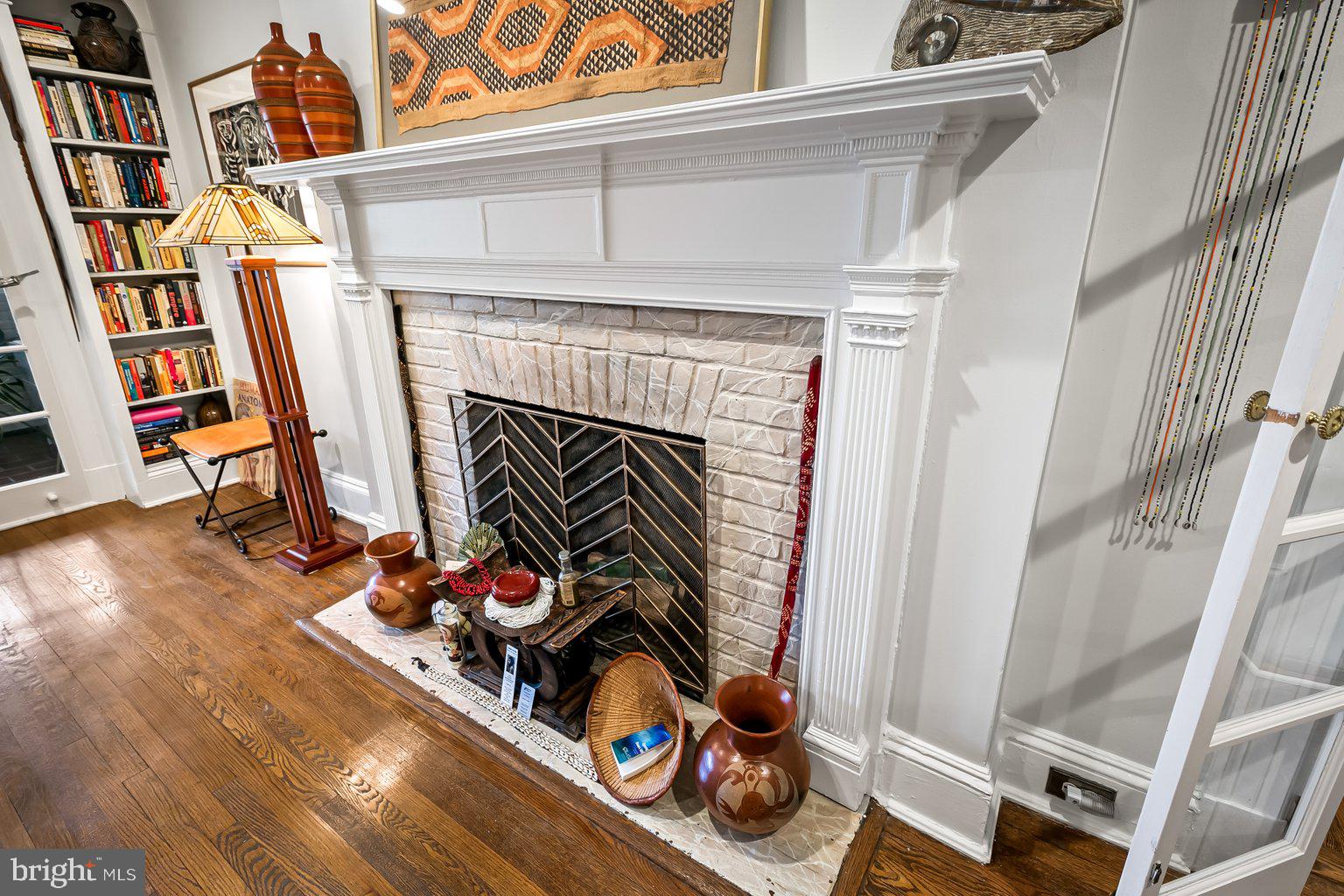 610 Somerset Road, Unit 302 Baltimore, MD 21210 - Photo 8 of 35 wood-burning fireplace