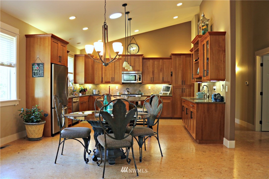 4263 Aldrich Road Bellingham, WA 98226 - Photo 7 of 25 Gallery Image 7