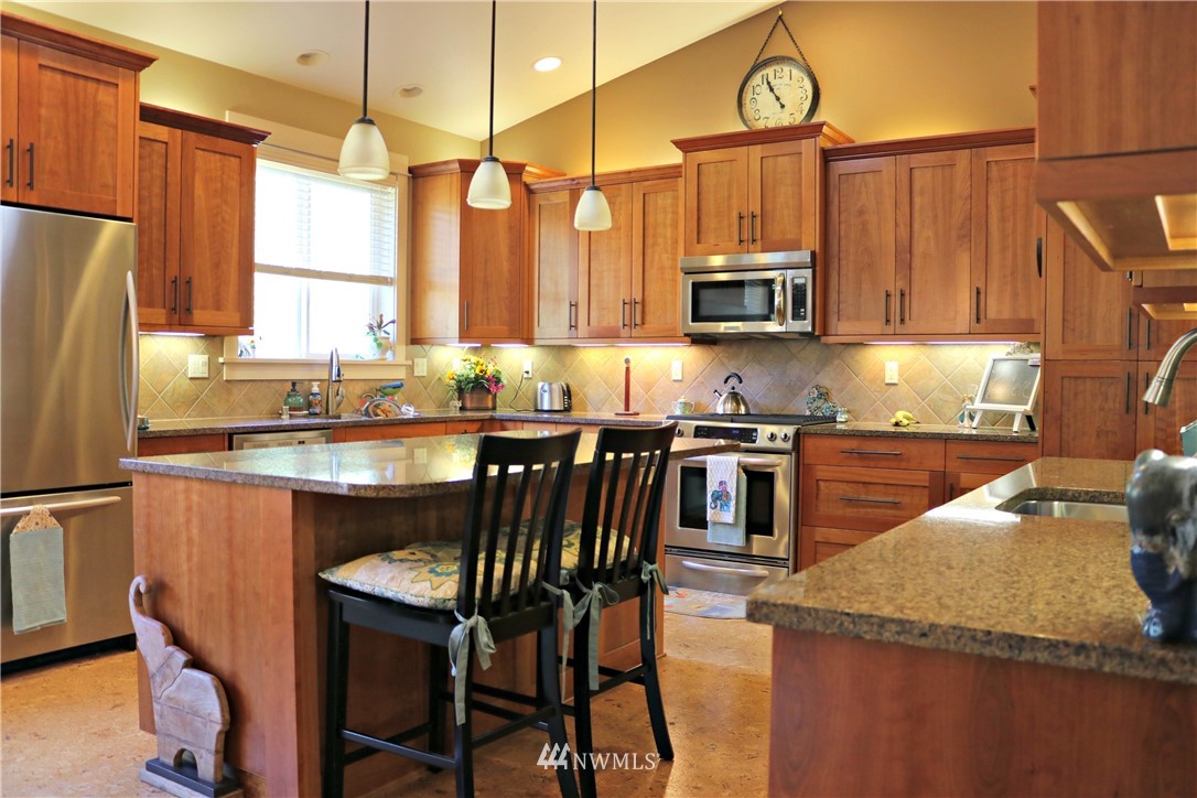 4263 Aldrich Road Bellingham, WA 98226 - Photo 10 of 25 Gallery Image 10
