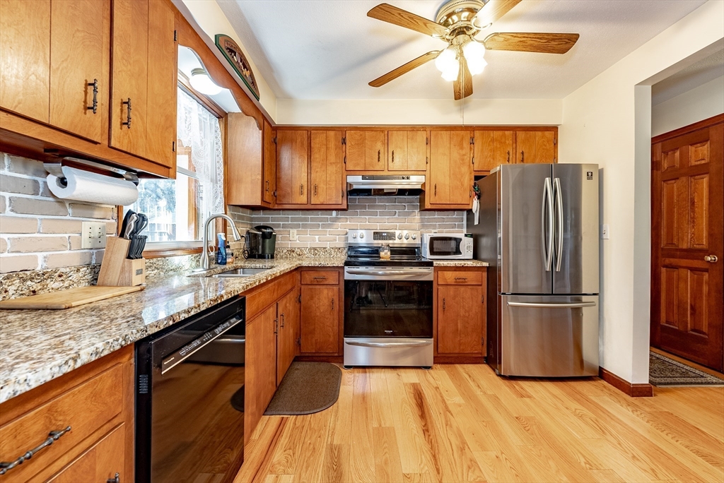 286 Sackett Road Westfield, MA 01085 - Photo 5 of 42 Gallery Image 5
