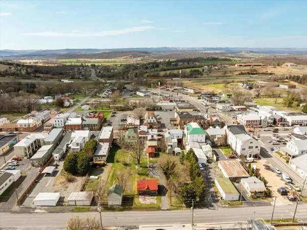 $375,000 | 9400 South Congress Street, New Market, VA 22844